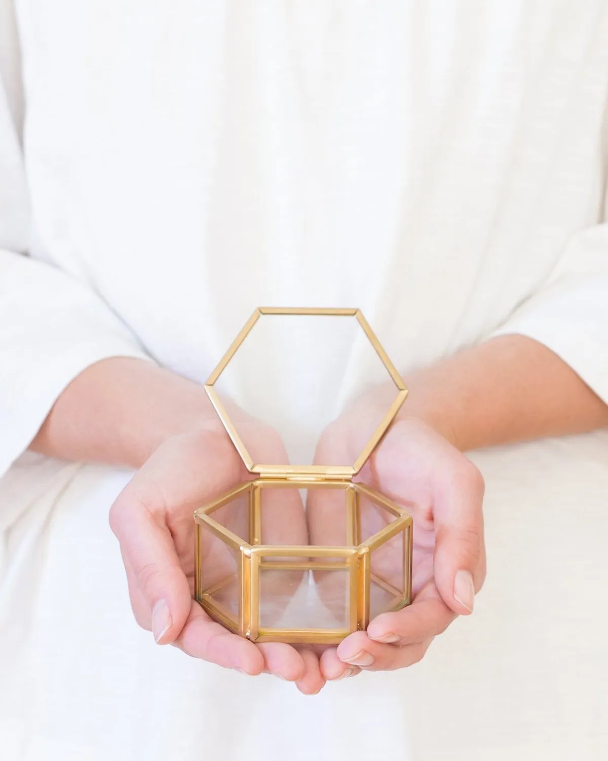 Geometric Ring Holder