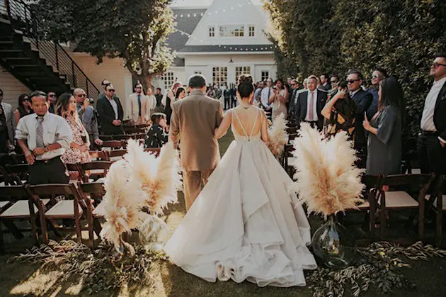 23 Ways To Style Pampas Grass for Your Wedding