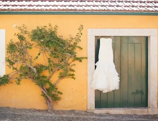 Romantic Peaches And Cream Wedding In Portugal