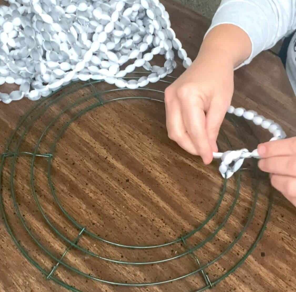 how to make a diy wreath step by step