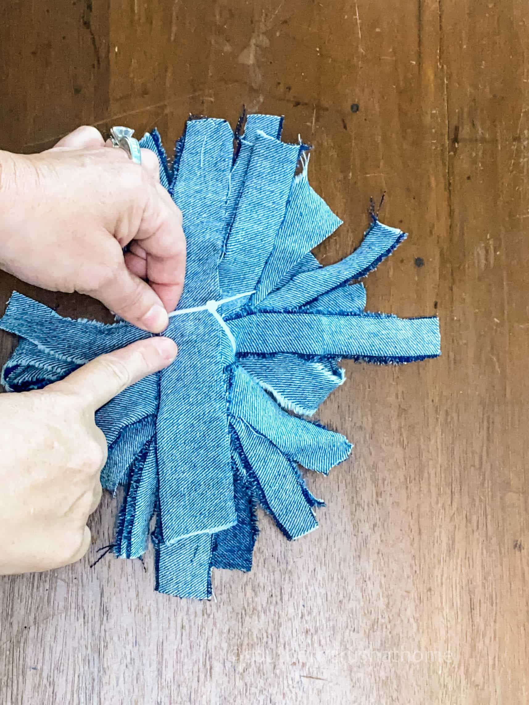 How to make A DIY DENIM Messy Bow