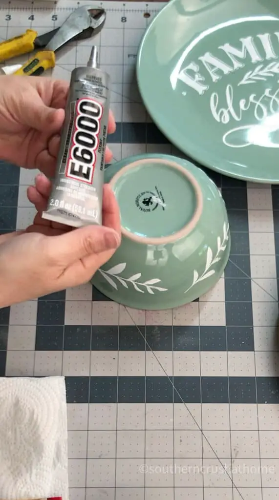 How to Make a DIY Ceramic Cake Plate