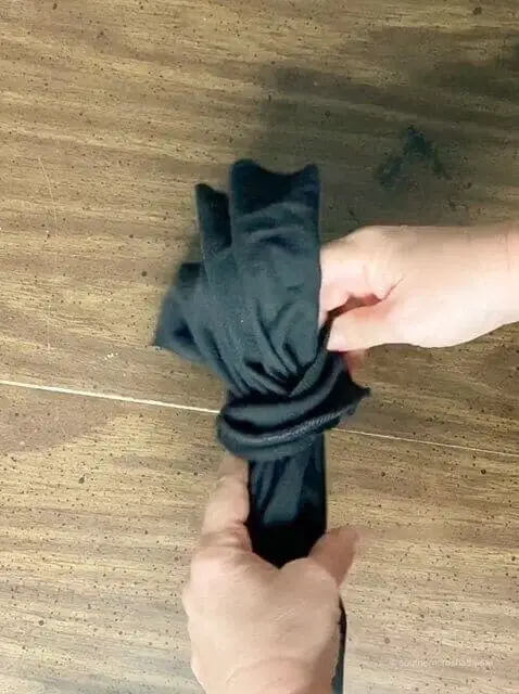 step by step instructions for T-SHIRT bow