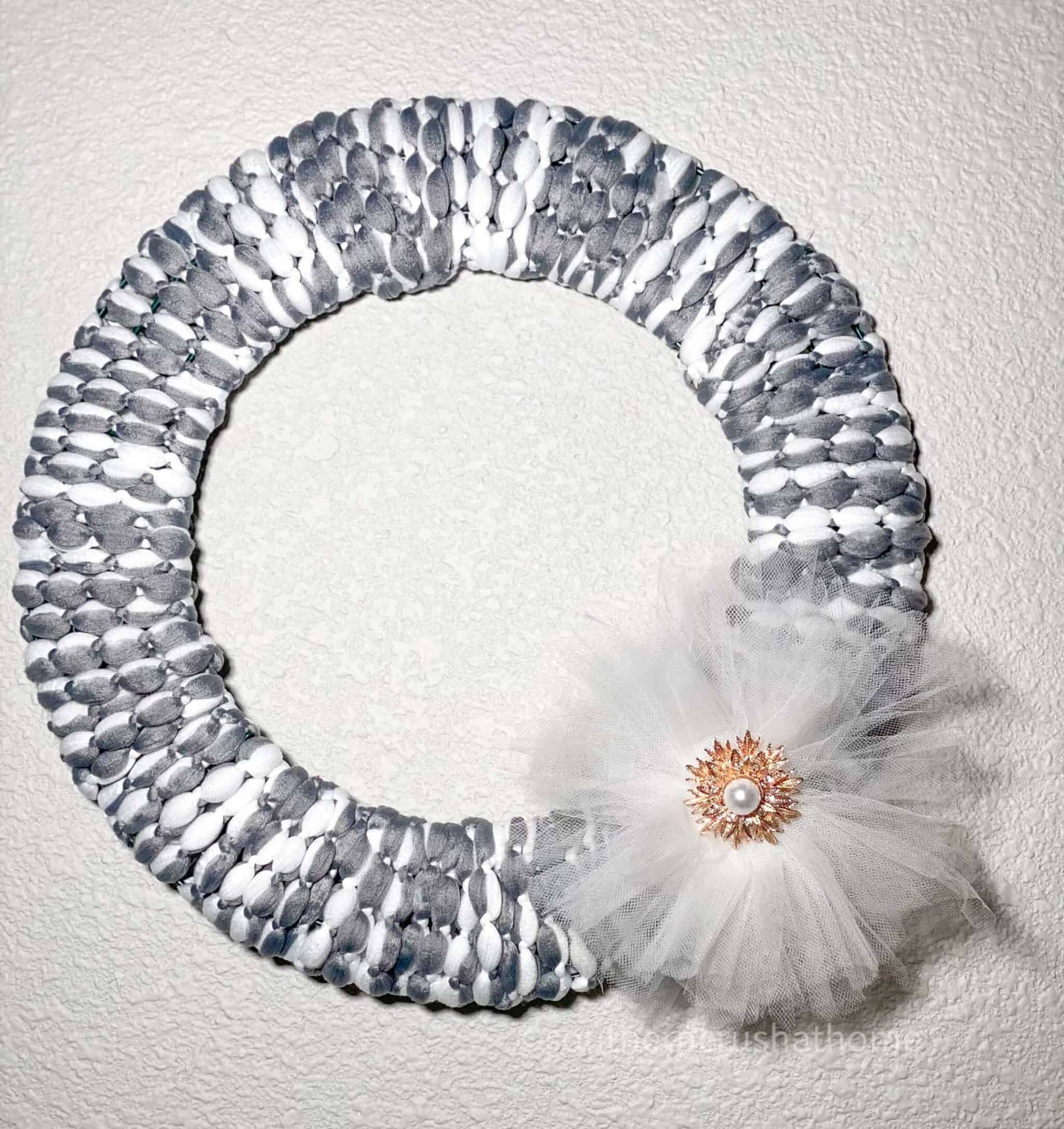 $2 dollar tree diy wreath