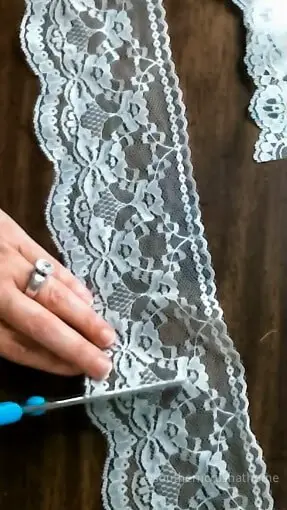 How to make a LACE MESSY BOW