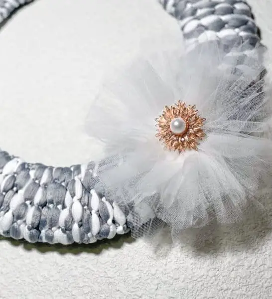 How To Make A $2 Diy Wreath With Easy Tulle Bow (Using A Mop Head)